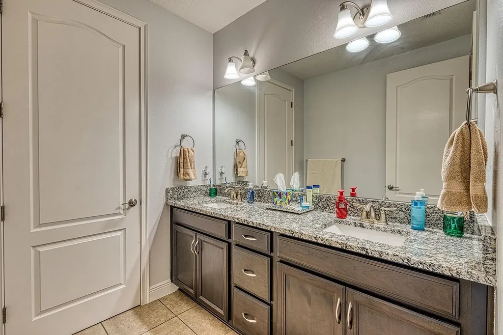 14330 Alafaya Oak Bend Orlando FL 32828