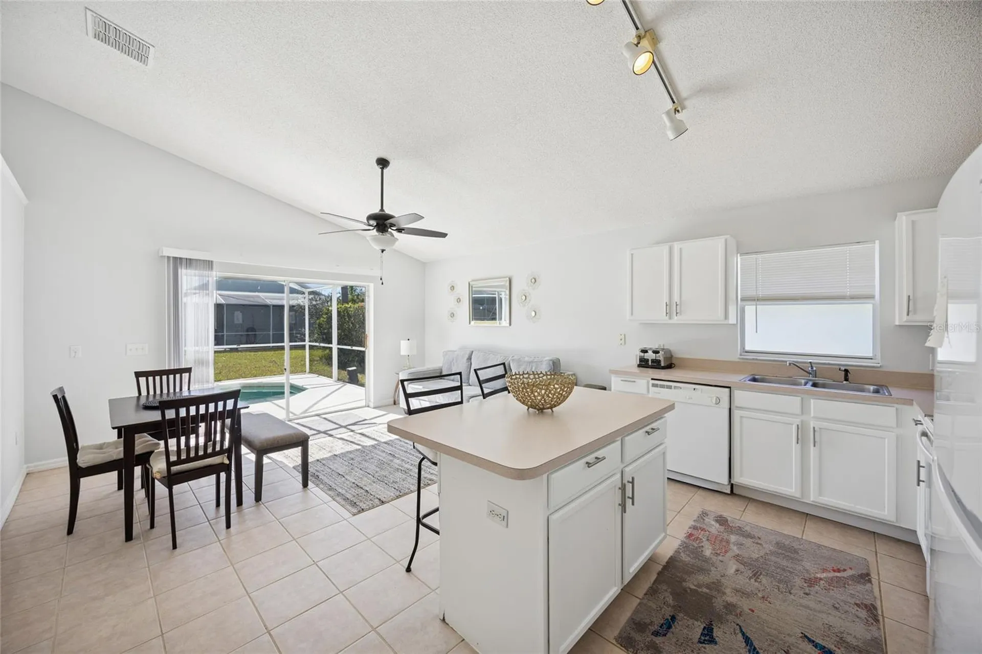 222 Lake Shore Parkway Davenport FL 33896