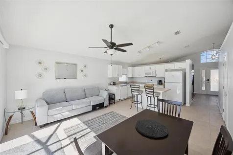 222 Lake Shore Parkway Davenport FL 33896