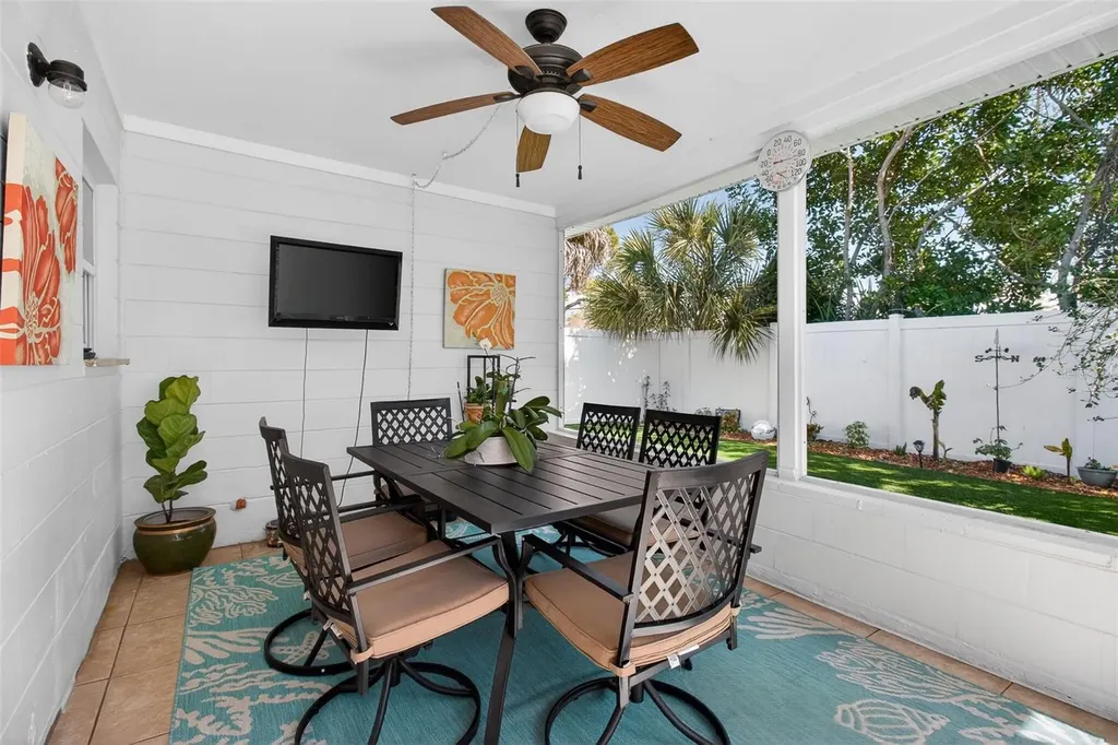 5723 1st Street NE St Petersburg FL 33703