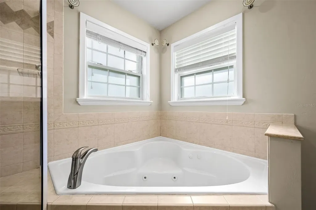 25178 SW 20th Avenue Newberry FL 32669