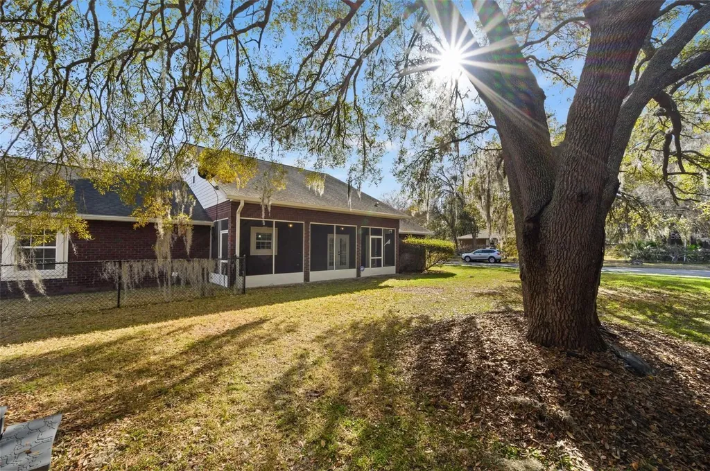 25178 SW 20th Avenue Newberry FL 32669