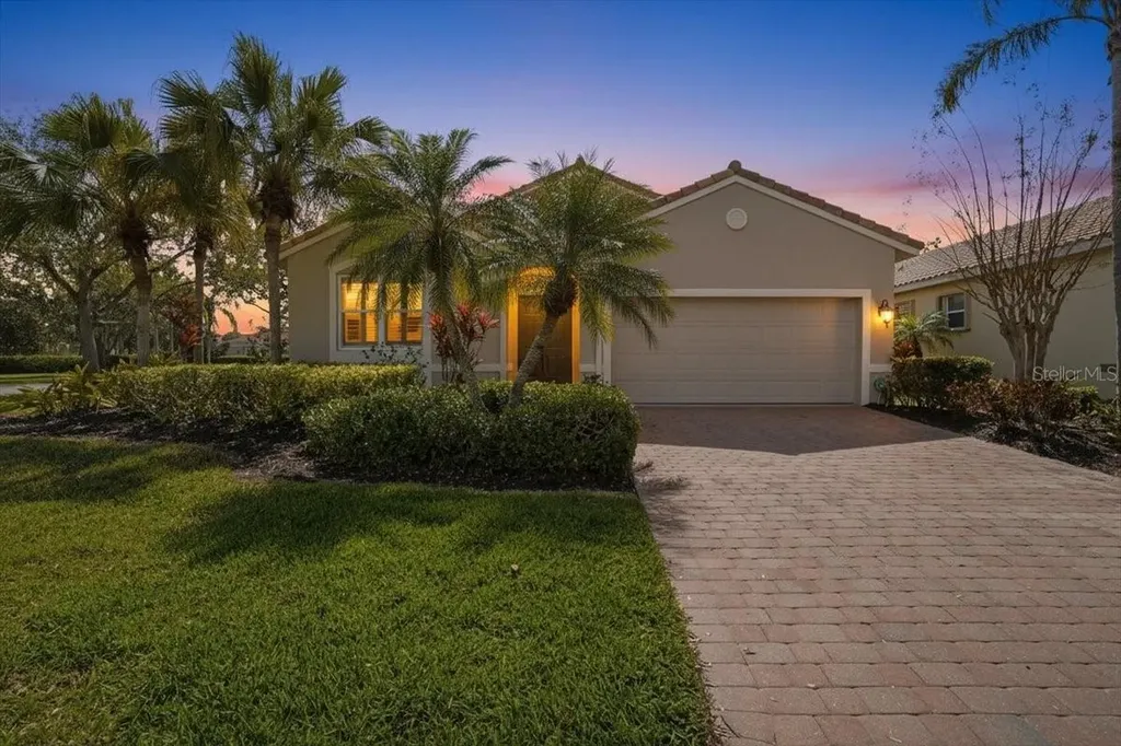4246 65th Place E Sarasota FL 34243