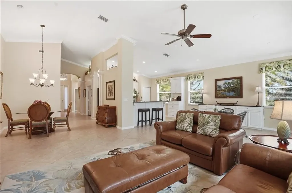 4246 65th Place E Sarasota FL 34243