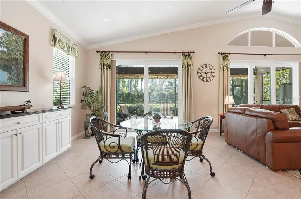 4246 65th Place E Sarasota FL 34243