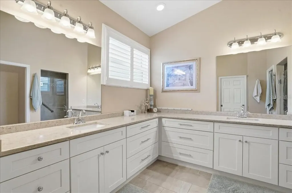 4246 65th Place E Sarasota FL 34243