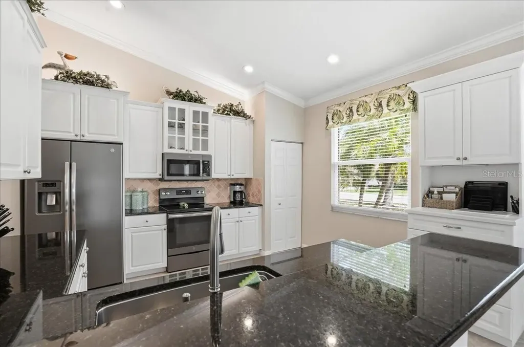 4246 65th Place E Sarasota FL 34243