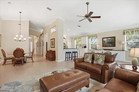 4246 65th Place E Sarasota FL 34243
