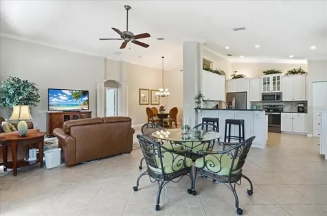 4246 65th Place E Sarasota FL 34243