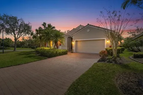4246 65th Place E Sarasota FL 34243