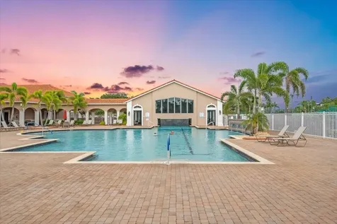 4246 65th Place E Sarasota FL 34243