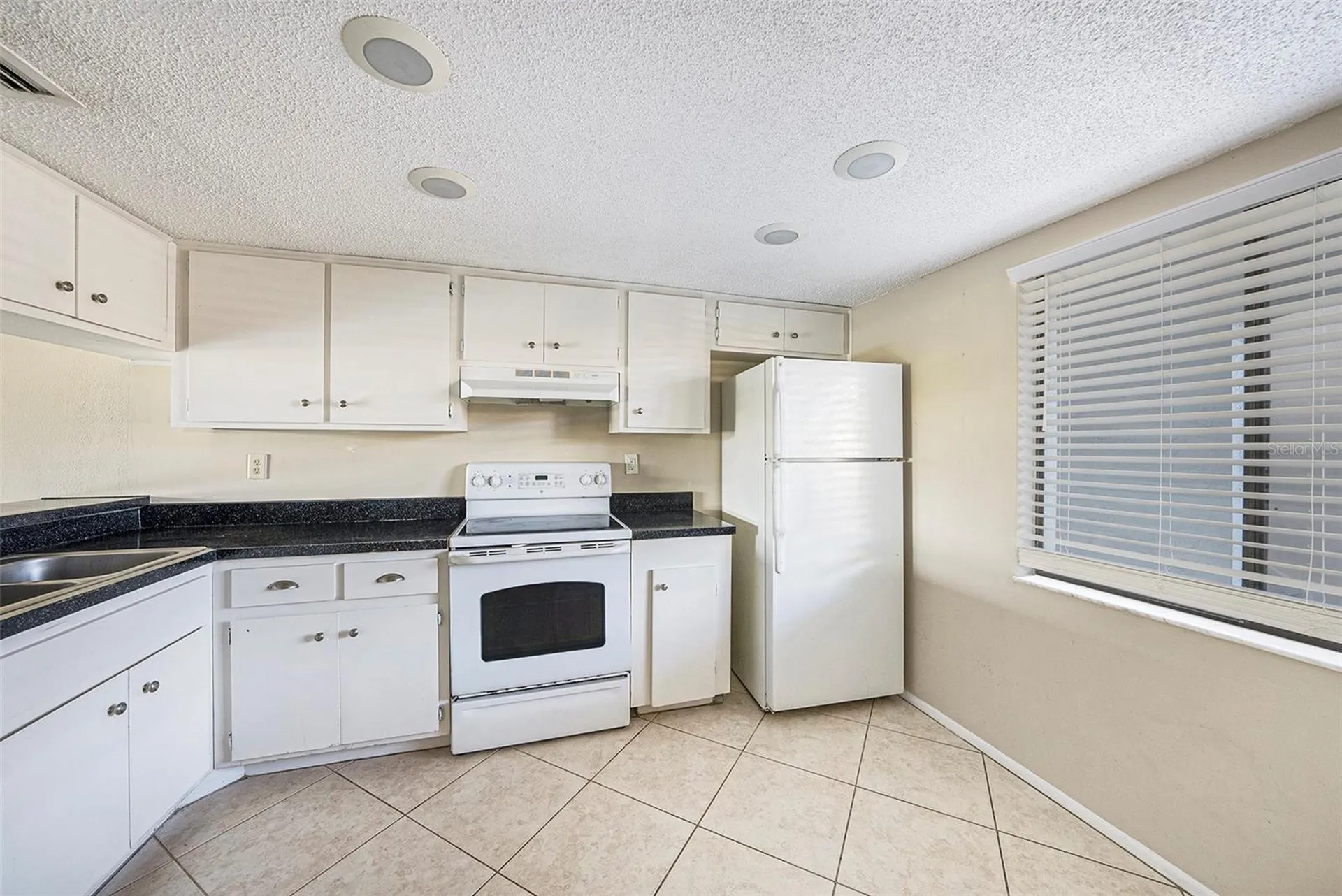 141 Lakeview Way Oldsmar FL 34677