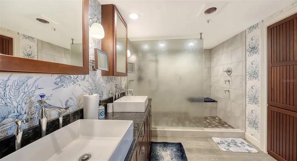 2110 Harbourside Drive Longboat Key FL 34228