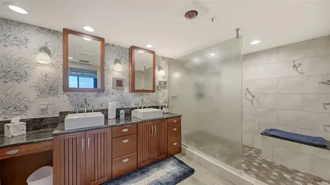 2110 Harbourside Drive Longboat Key FL 34228