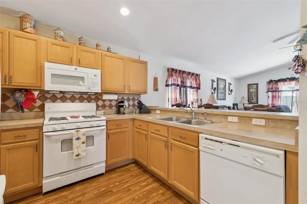 304 Lake Suzanne Drive Lake Wales FL 33859