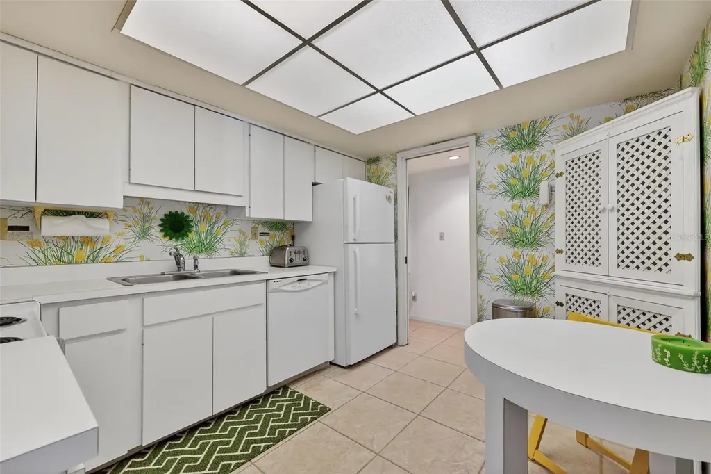 6012 W Peppertree Way Sarasota FL 34242