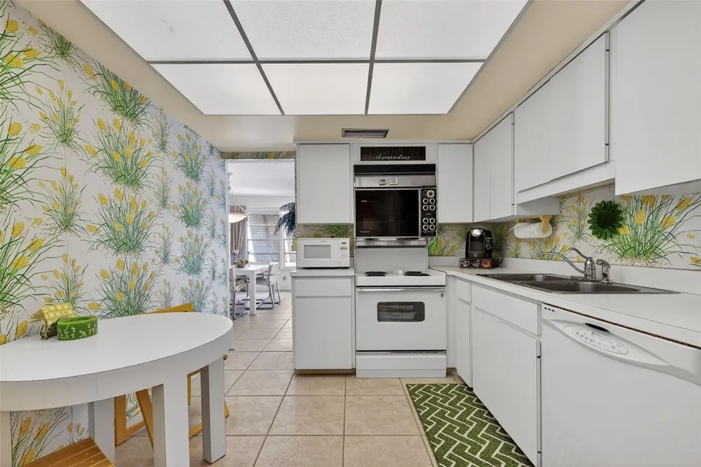 6012 W Peppertree Way Sarasota FL 34242