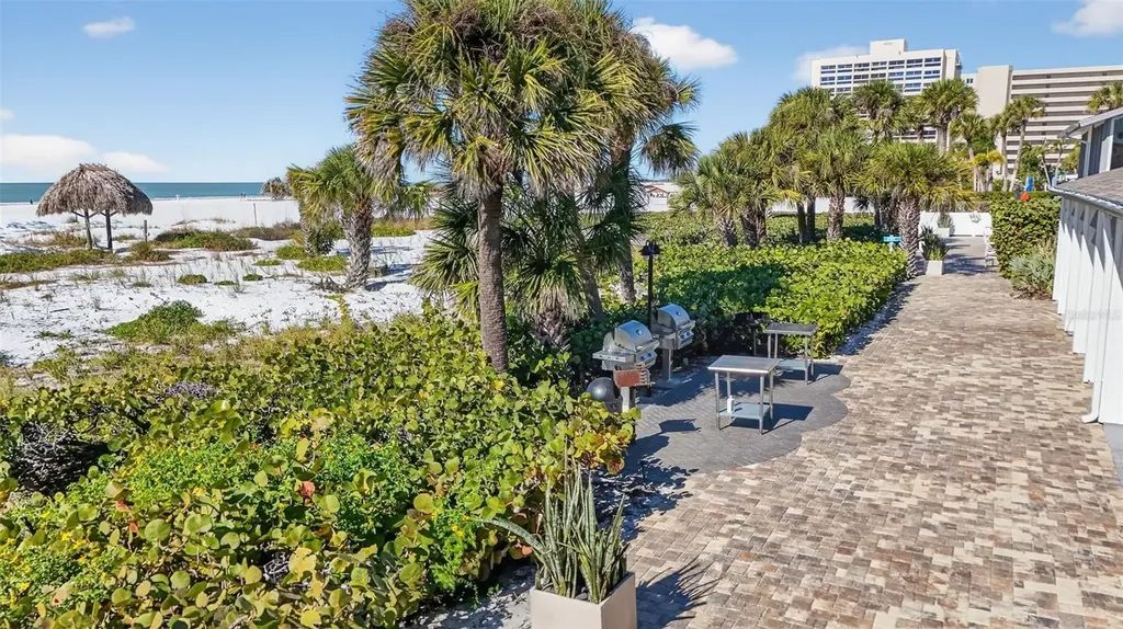 6012 W Peppertree Way Sarasota FL 34242
