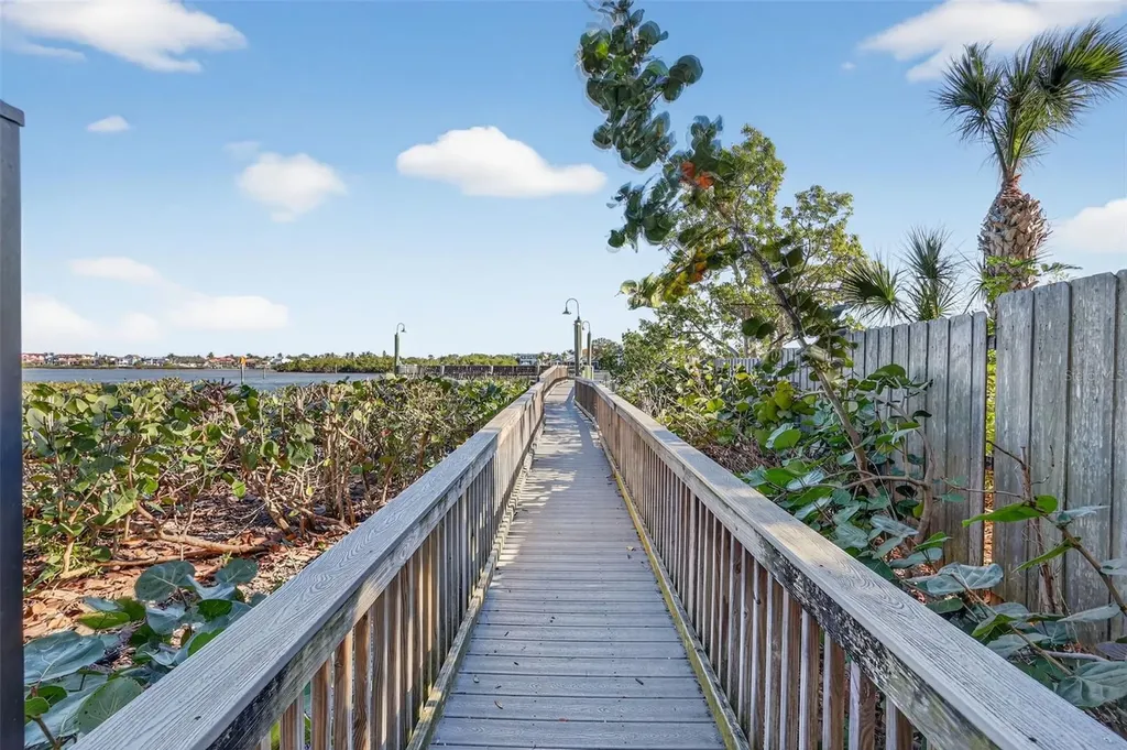 6012 W Peppertree Way Sarasota FL 34242