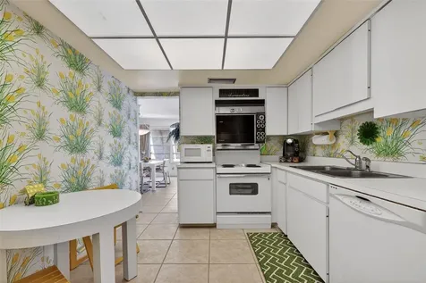 6012 W Peppertree Way Sarasota FL 34242