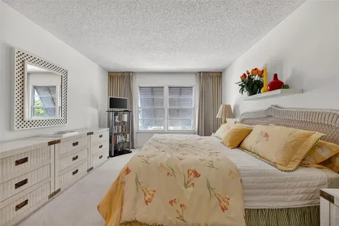 6012 W Peppertree Way Sarasota FL 34242