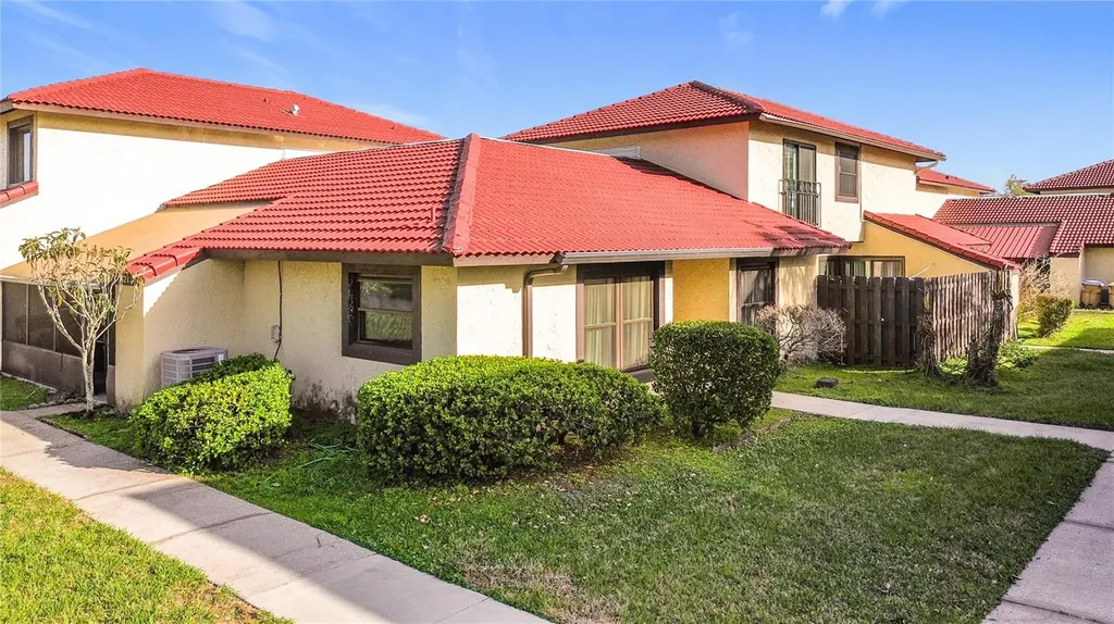 571 Hunter Circle Kissimmee FL 34758
