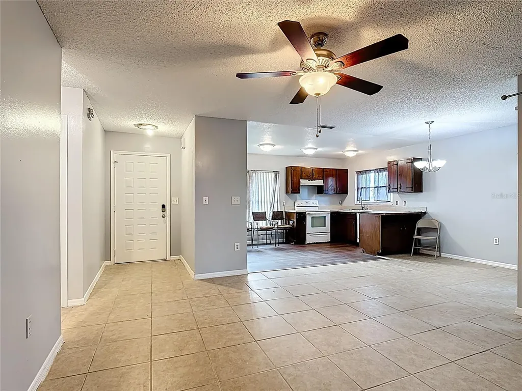 571 Hunter Circle Kissimmee FL 34758