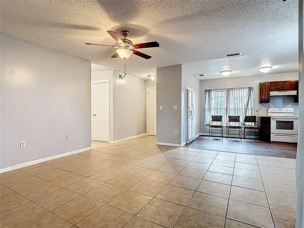 571 Hunter Circle Kissimmee FL 34758