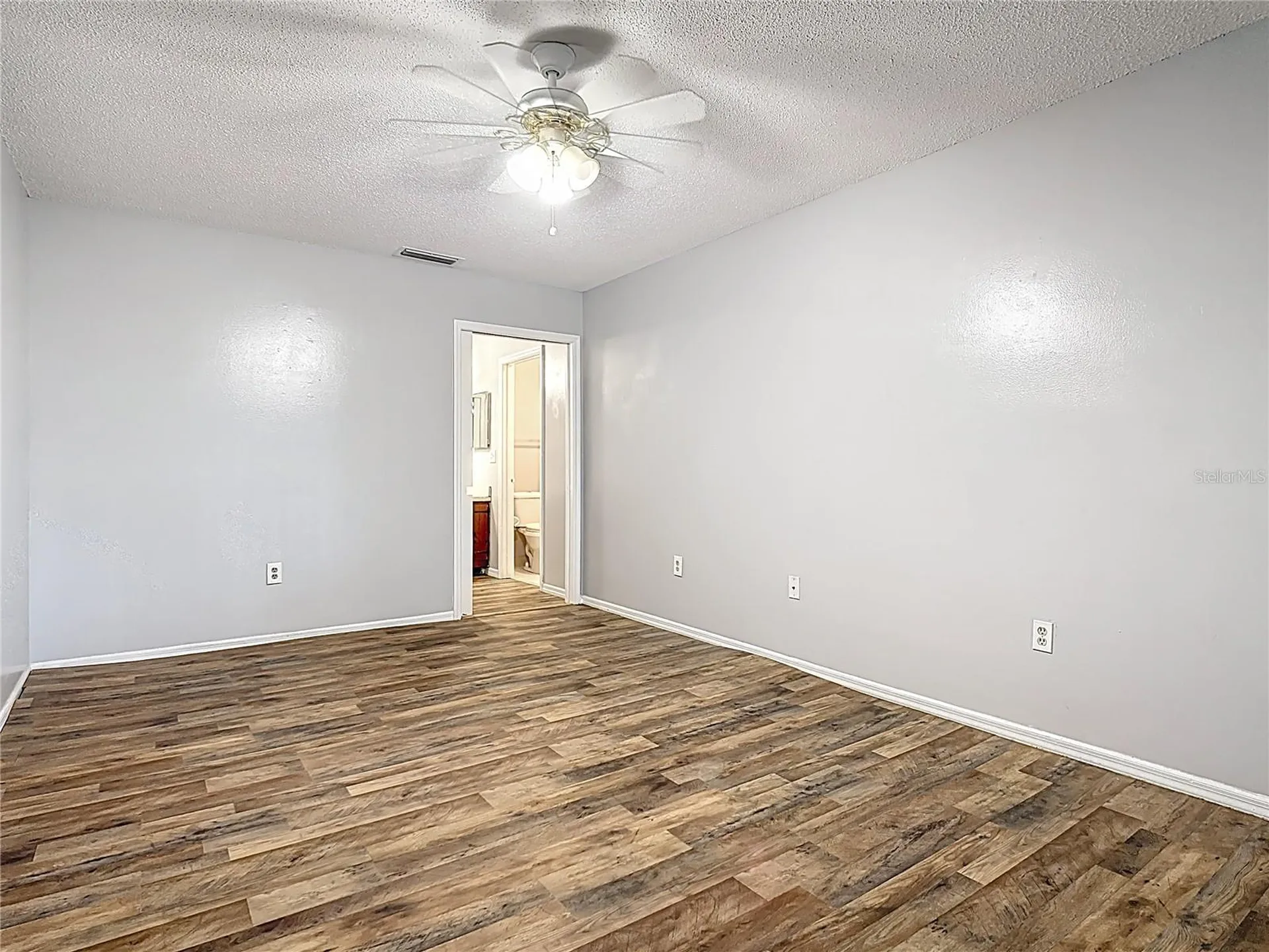 571 Hunter Circle Kissimmee FL 34758