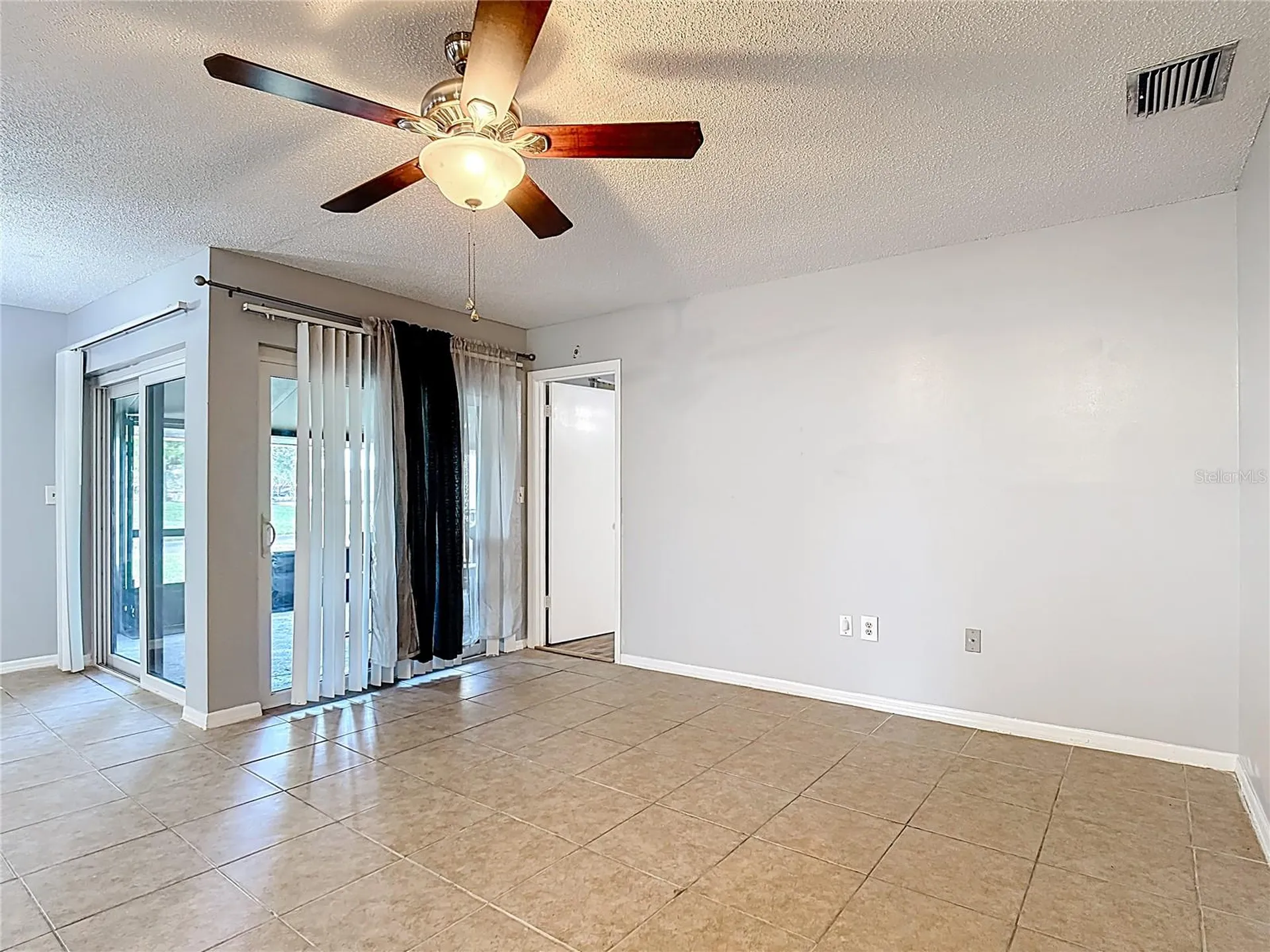 571 Hunter Circle Kissimmee FL 34758