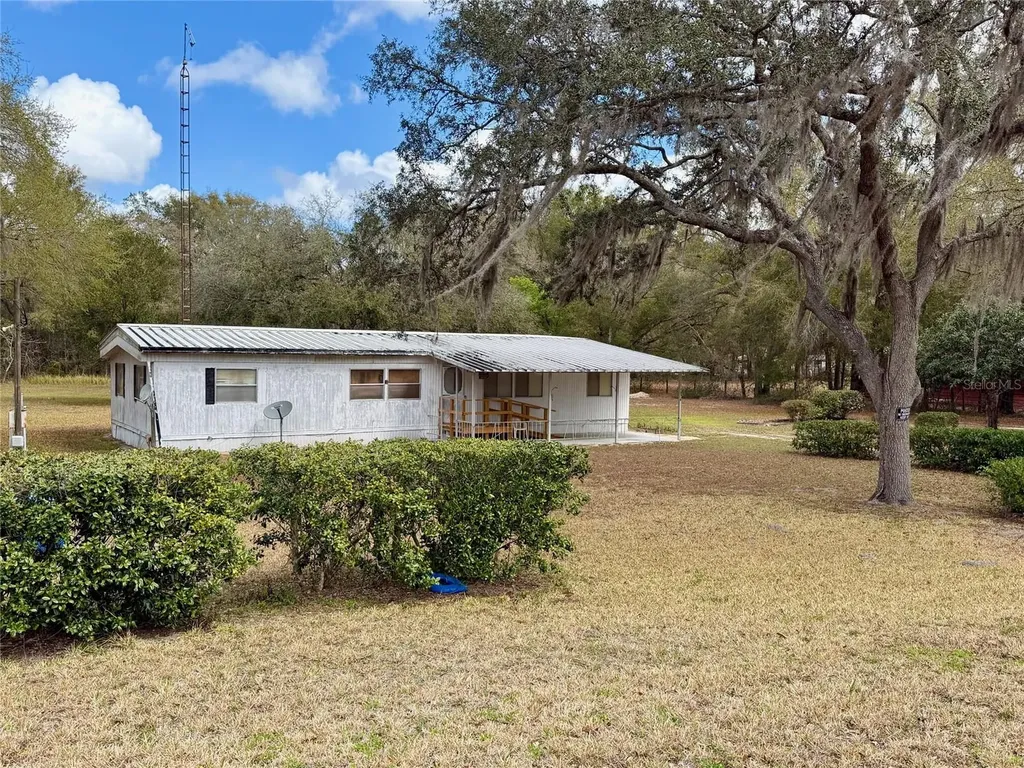 13329 SE 175th Street Weirsdale FL 32195