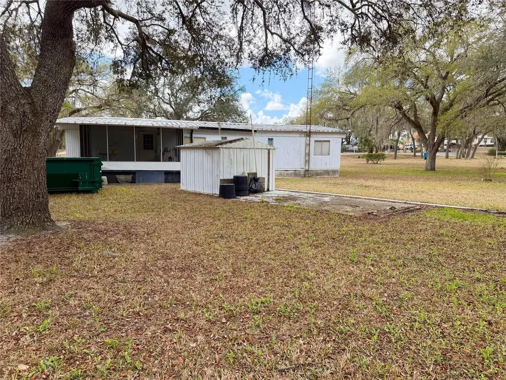 13329 SE 175th Street Weirsdale FL 32195