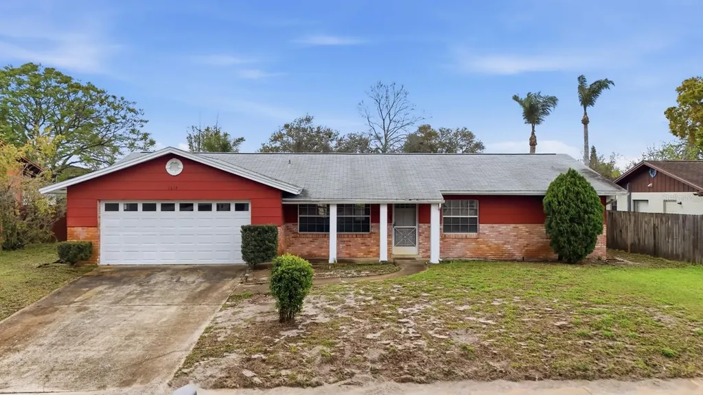 1317 N Shangri La Drive Daytona Beach FL 32119