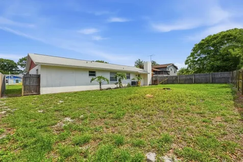 1317 N Shangri La Drive Daytona Beach FL 32119