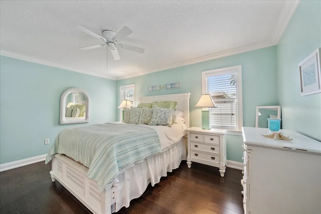 2843 New England Street Sarasota FL 34231