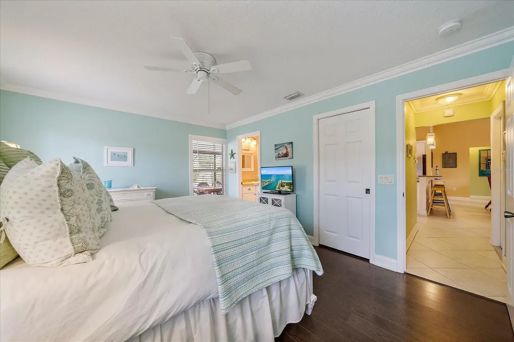 2843 New England Street Sarasota FL 34231