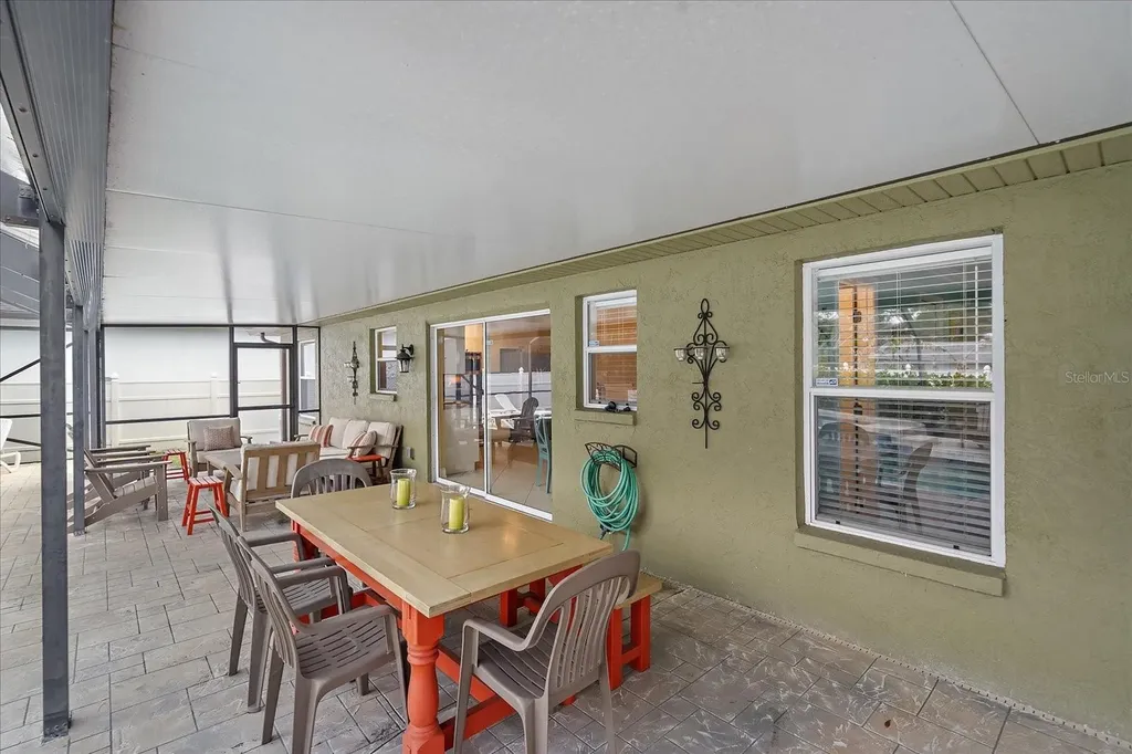 2843 New England Street Sarasota FL 34231