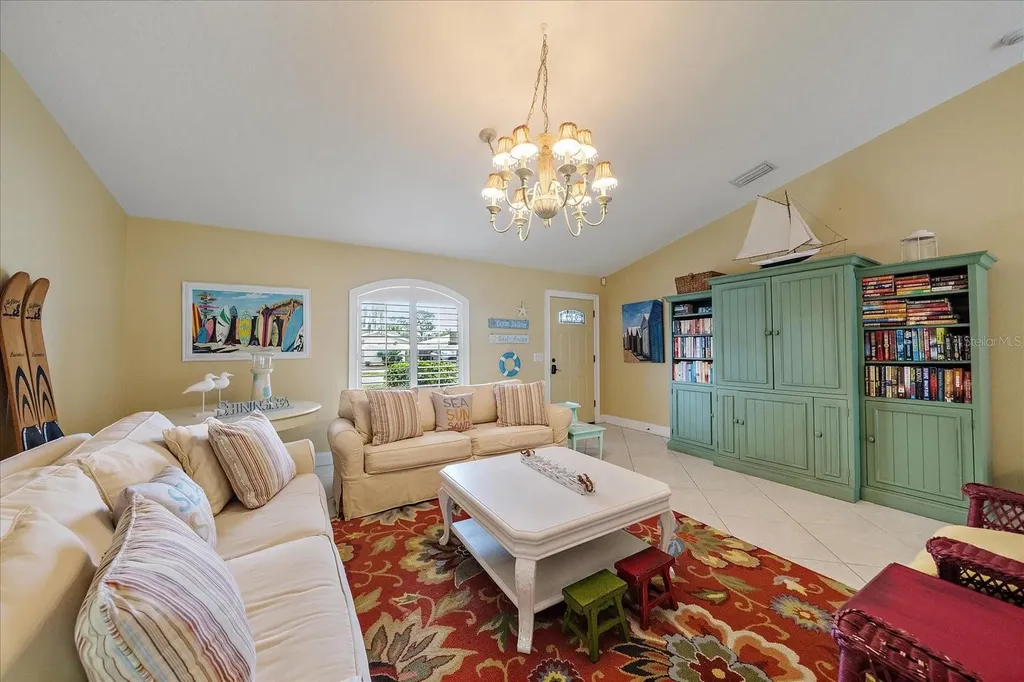 2843 New England Street Sarasota FL 34231