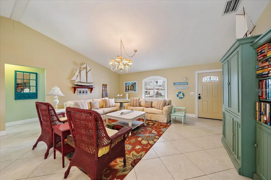 2843 New England Street Sarasota FL 34231