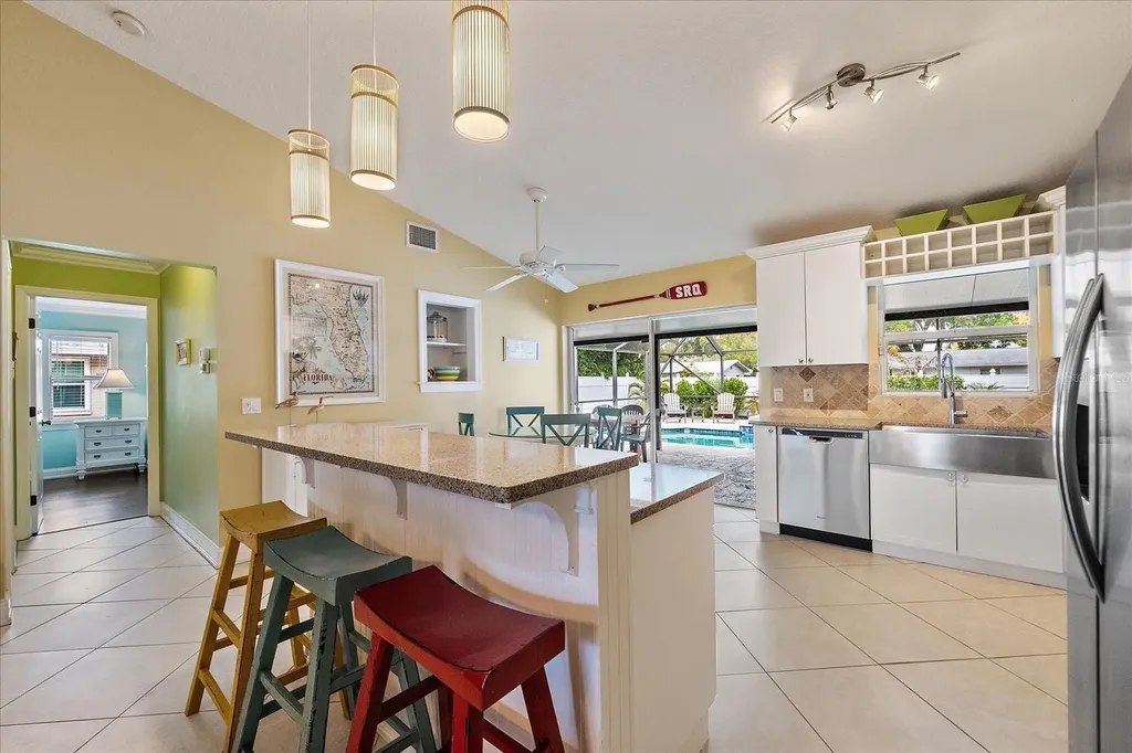 2843 New England Street Sarasota FL 34231