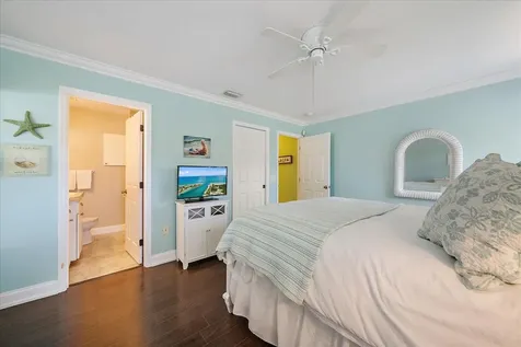 2843 New England Street Sarasota FL 34231