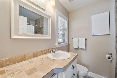 2843 New England Street Sarasota FL 34231