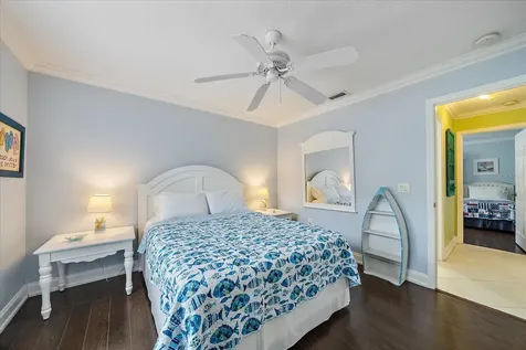 2843 New England Street Sarasota FL 34231