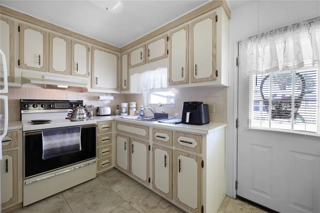 2100 Kings Highway Port Charlotte FL 33980