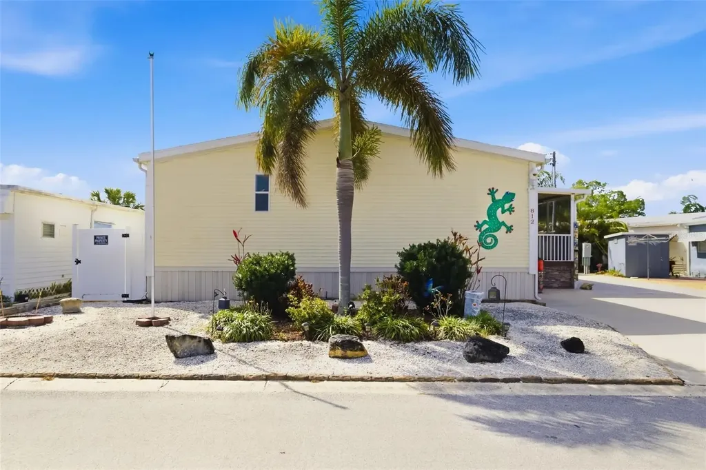 812 50th Avenue Terrace W Bradenton FL 34207