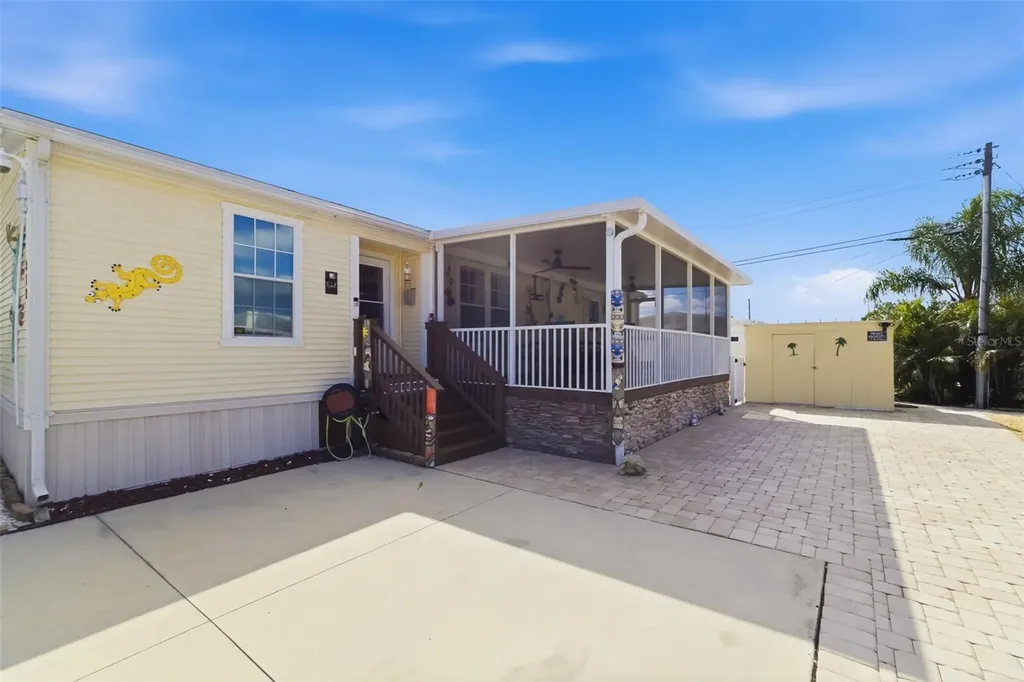 812 50th Avenue Terrace W Bradenton FL 34207