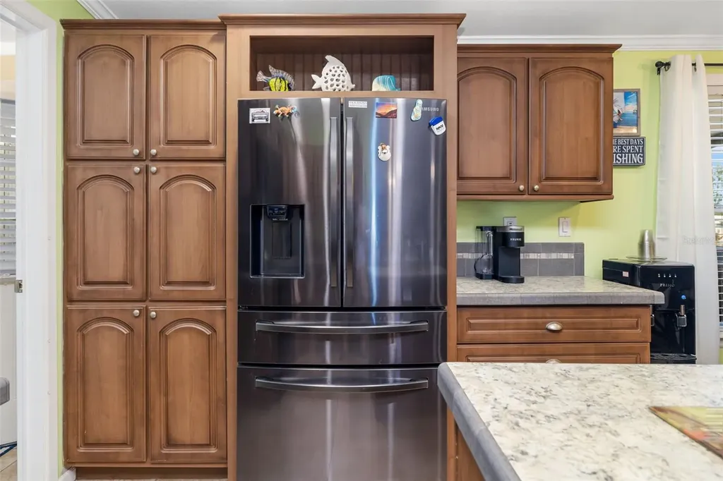 812 50th Avenue Terrace W Bradenton FL 34207