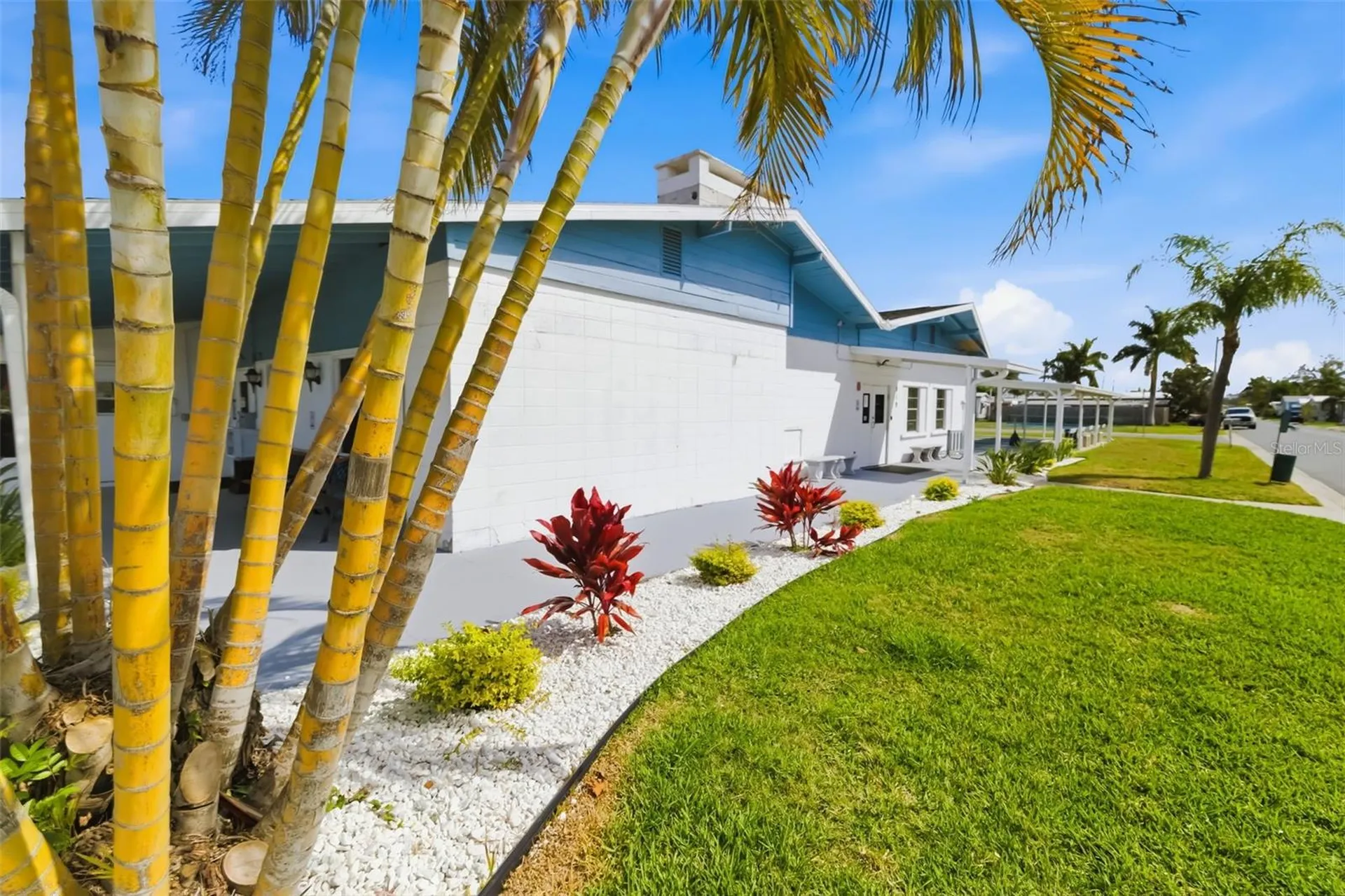 812 50th Avenue Terrace W Bradenton FL 34207