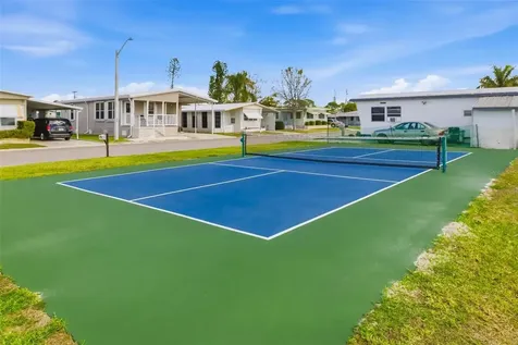 812 50th Avenue Terrace W Bradenton FL 34207