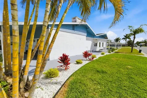812 50th Avenue Terrace W Bradenton FL 34207